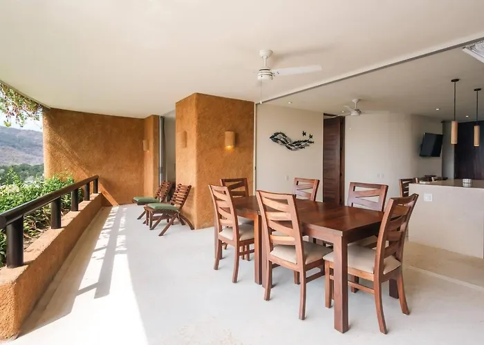 Armadillo Complex Listings 4* Zihuatanejo