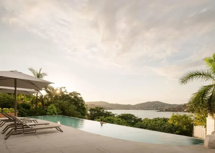 Armadillo Complex Listings 4* Zihuatanejo