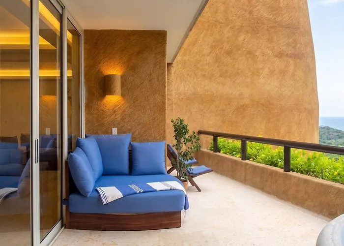 Armadillo Complex Listings 4* Zihuatanejo